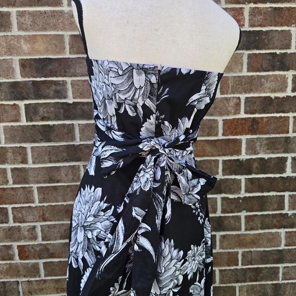 White House Black Market Strapless Black and White Floral Dress - Picture 4 of 7